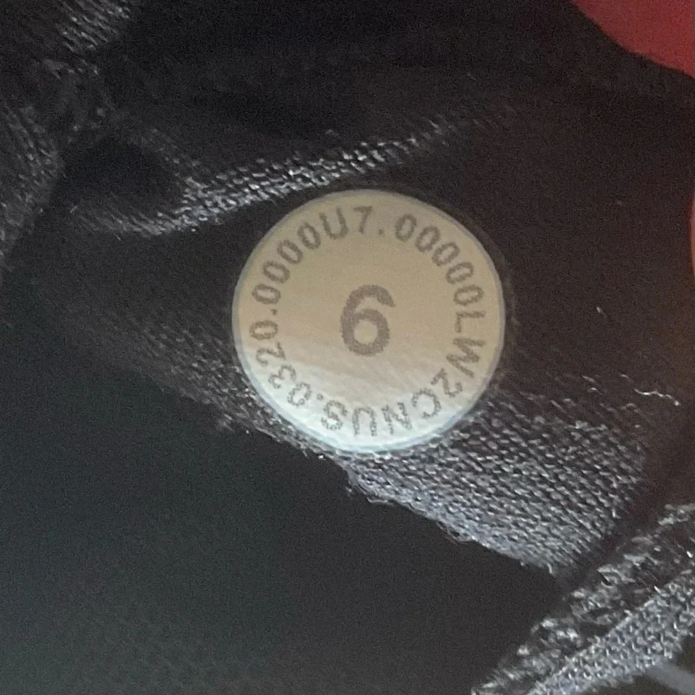LULULEMON Strong at heart  bra, black - Picture 6 of 6
